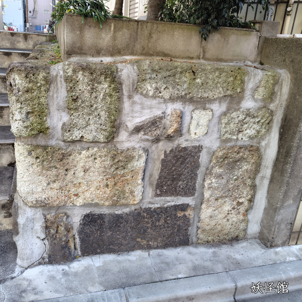 吉原遊郭を囲んだ お歯黒どぶの名残り/一葉桜開運にて|吉原遊郭 稲荷の謎